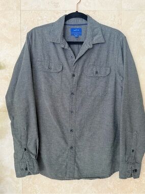 APT.9 Gray Soft Touch Button Down Shirt Chest Pockets Medium EUC